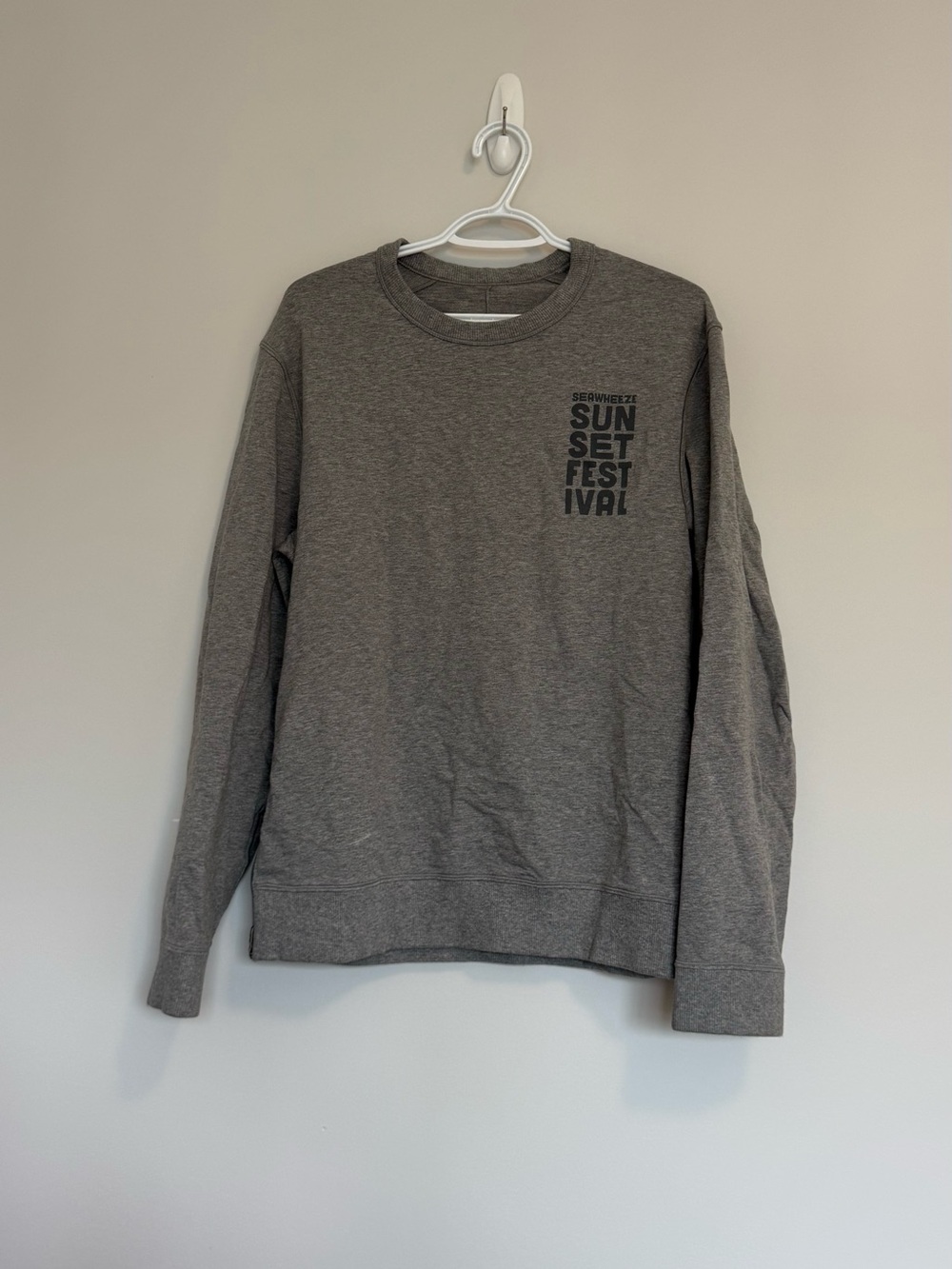 Lululemon Seawheeze Sunset Festival Gray Men's Long-Sleeve Crewneck